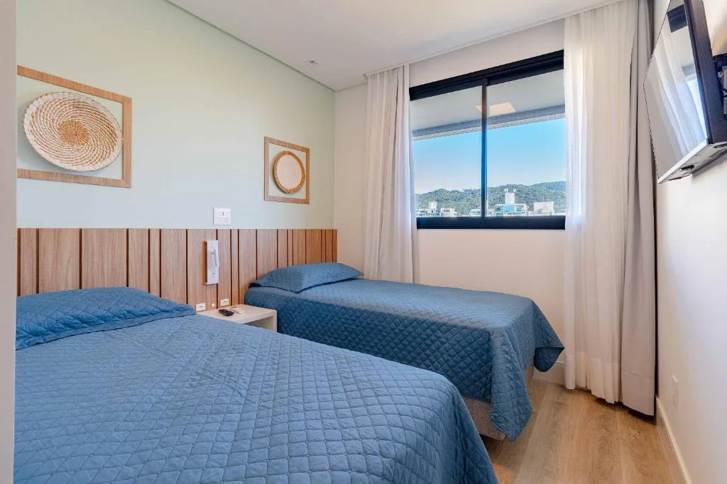 Lumina - Luxuoso apartamento, Bombinhas, na 1890 Av Leopoldo Zarling em Bombinhas/SC — foto 2