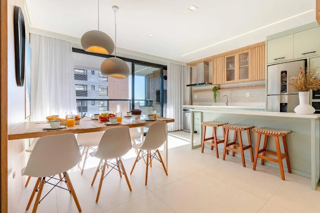 Lumina - Luxuoso apartamento, Bombinhas, na 1890 Av Leopoldo Zarling em Bombinhas/SC — foto 5
