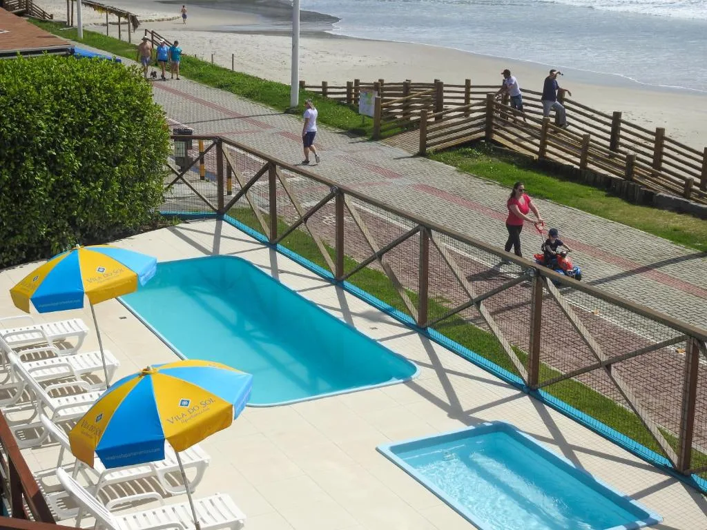 Residencial Vila do Sol, Apartamentos com pé na areia, Bombinhas, na Rua Leopoldo Zarling em Bombinhas/SC