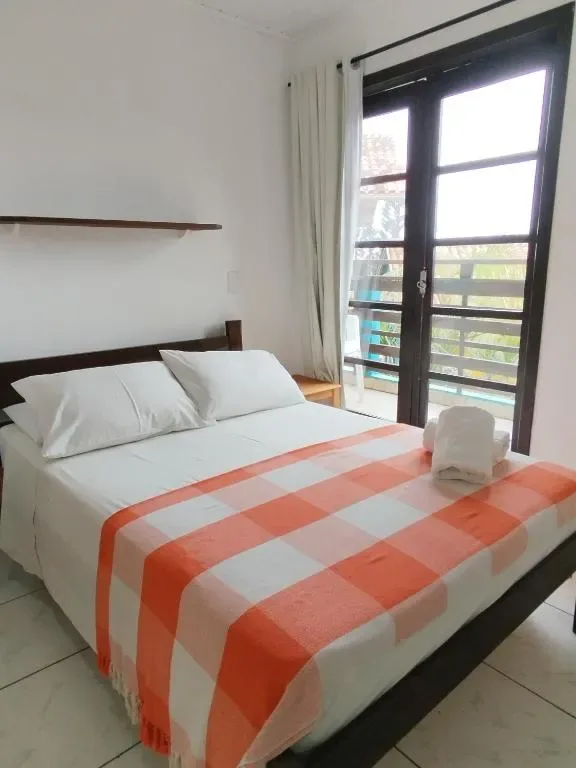 Residencial Vila do Sol, Apartamentos com pé na areia, Bombinhas, na Rua Leopoldo Zarling em Bombinhas/SC — foto 7