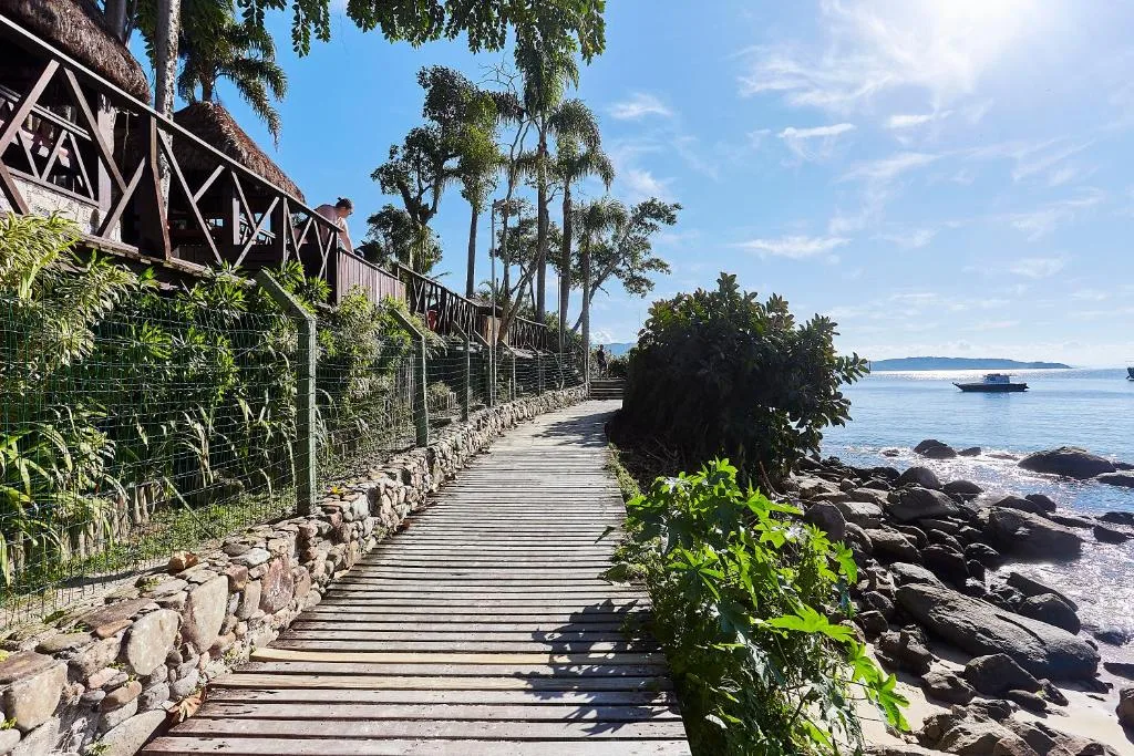 1035 Apartamento agradável e econômico para até 05 pessoas na praia do centro de Bombinhas, Bombinhas, na 496 Rua Parati Segundo andar de lateral em Bombinhas/SC — foto 42