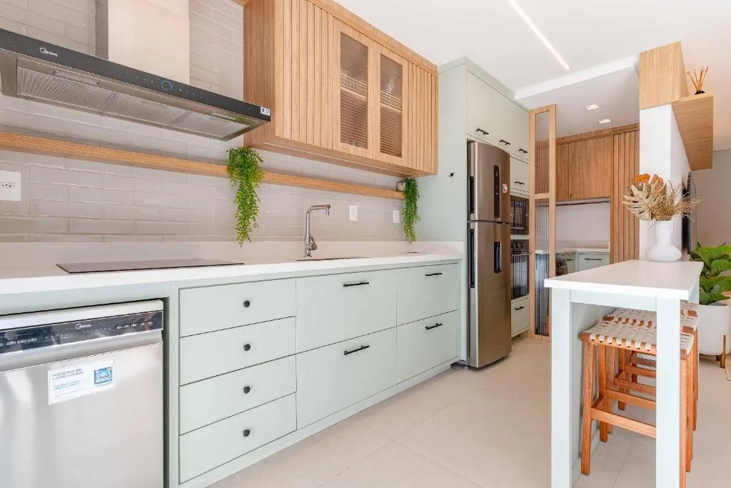 Lumina - Luxuoso apartamento, Bombinhas, na 1890 Av Leopoldo Zarling em Bombinhas/SC — foto 19