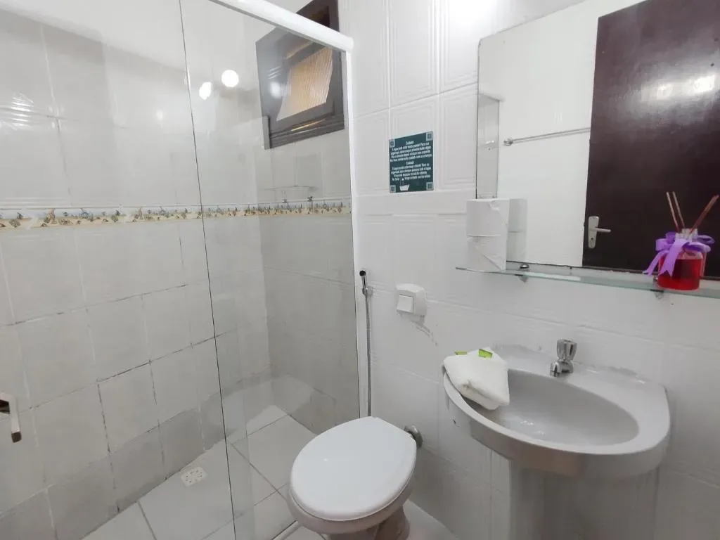 Residencial Vila do Sol, Apartamentos com pé na areia, Bombinhas, na Rua Leopoldo Zarling em Bombinhas/SC — foto 11