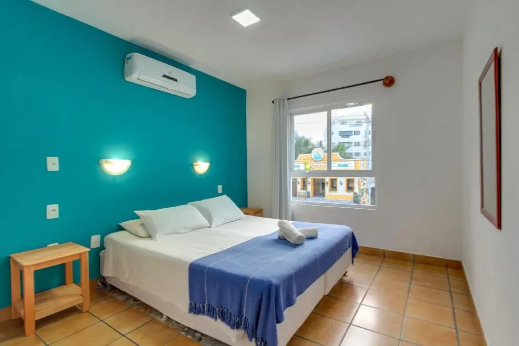 Residencial Vila do Sol, Apartamentos com pé na areia, Bombinhas, na Rua Leopoldo Zarling em Bombinhas/SC — foto 12
