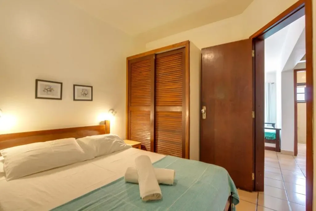 Residencial Vila do Sol, Apartamentos com pé na areia, Bombinhas, na Rua Leopoldo Zarling em Bombinhas/SC — foto 15