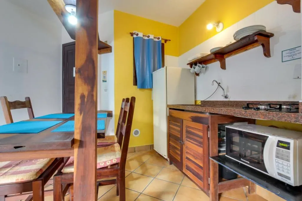 Residencial Vila do Sol, Apartamentos com pé na areia, Bombinhas, na Rua Leopoldo Zarling em Bombinhas/SC — foto 16