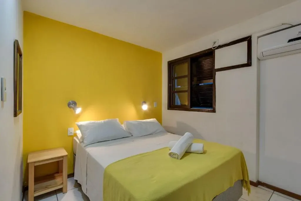 Residencial Vila do Sol, Apartamentos com pé na areia, Bombinhas, na Rua Leopoldo Zarling em Bombinhas/SC — foto 17