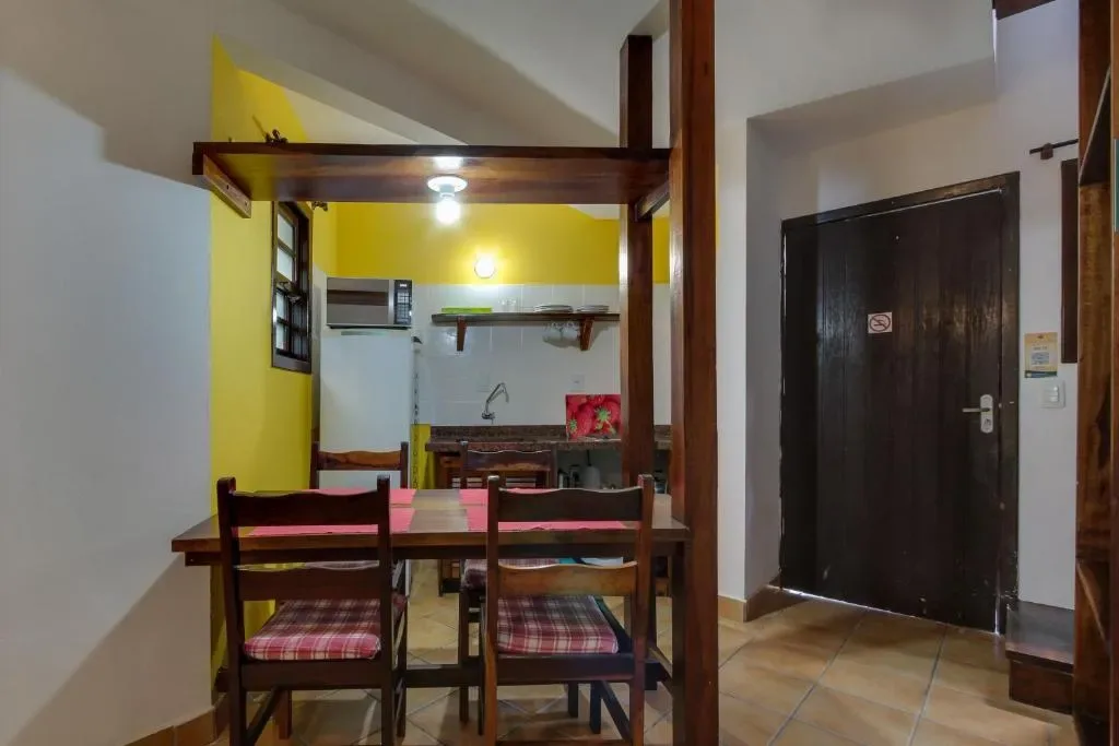 Residencial Vila do Sol, Apartamentos com pé na areia, Bombinhas, na Rua Leopoldo Zarling em Bombinhas/SC — foto 19