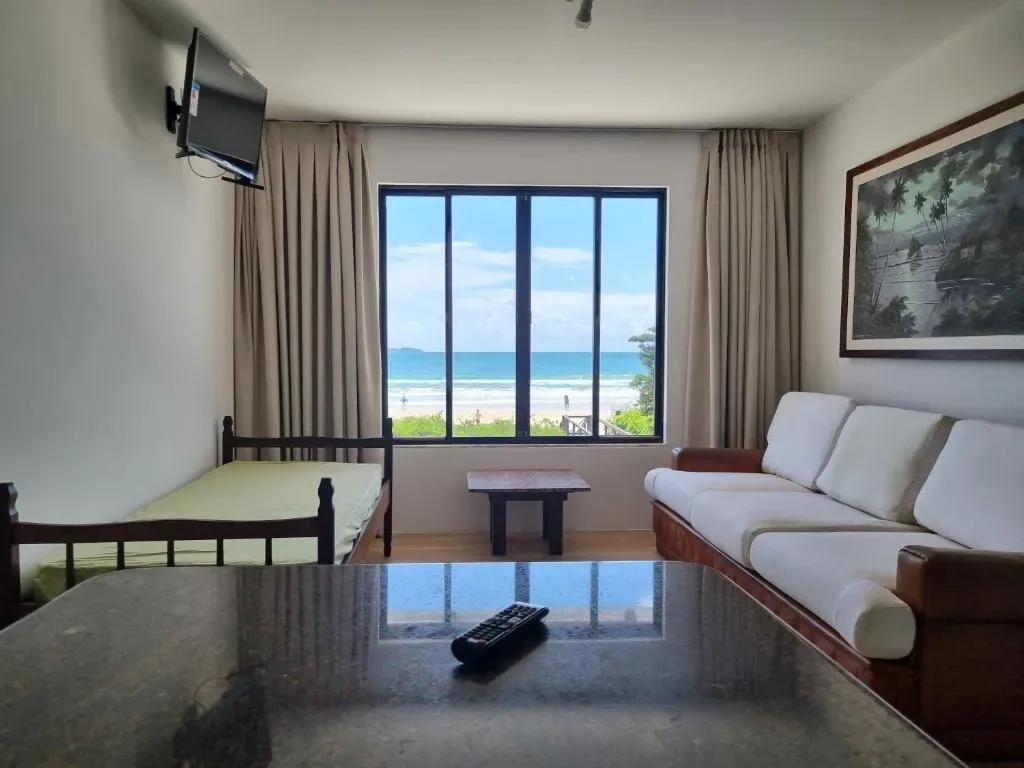 Residencial Suites Mariscal, Bombinhas, na 1469 Avenida Aroeira da Praia em Bombinhas/SC — foto 39