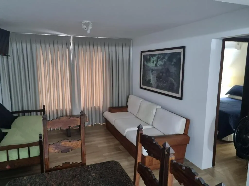 Residencial Suites Mariscal, Bombinhas, na 1469 Avenida Aroeira da Praia em Bombinhas/SC — foto 43