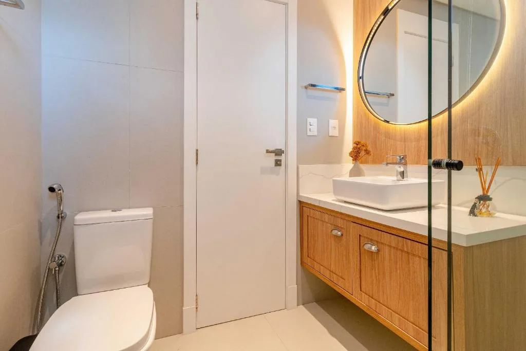 Lumina - Luxuoso apartamento, Bombinhas, na 1890 Av Leopoldo Zarling em Bombinhas/SC — foto 33