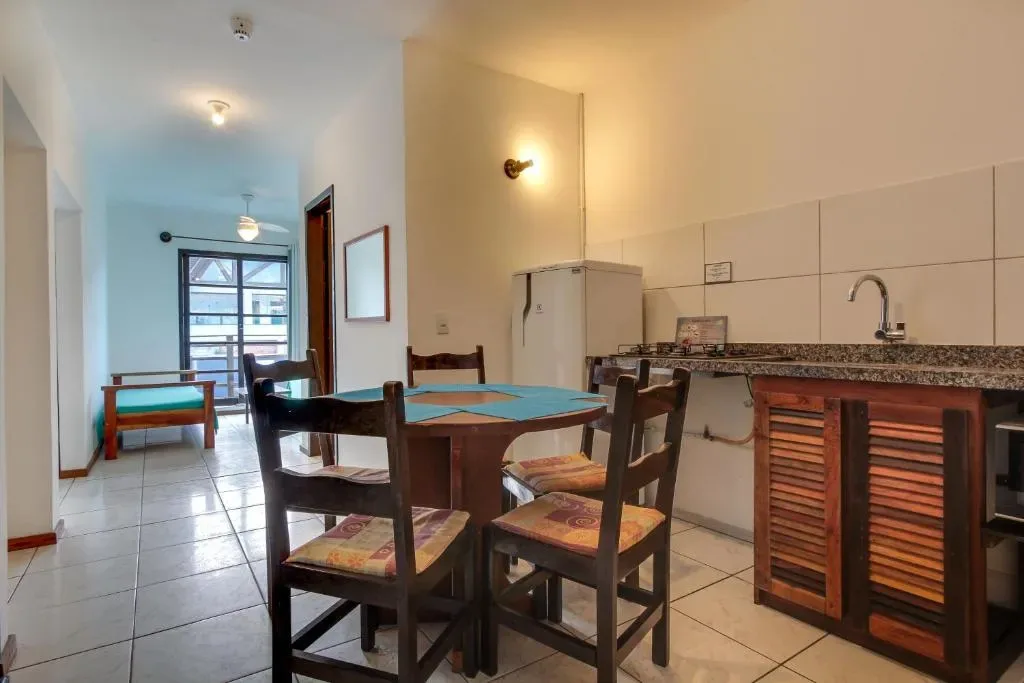 Residencial Vila do Sol, Apartamentos com pé na areia, Bombinhas, na Rua Leopoldo Zarling em Bombinhas/SC — foto 39
