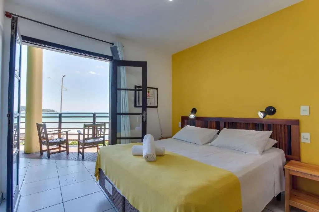 Residencial Vila do Sol, Apartamentos com pé na areia, Bombinhas, na Rua Leopoldo Zarling em Bombinhas/SC — foto 42
