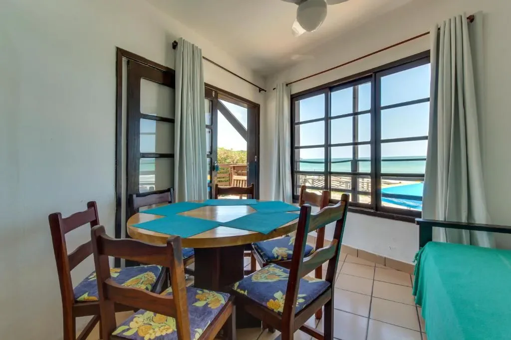Residencial Vila do Sol, Apartamentos com pé na areia, Bombinhas, na Rua Leopoldo Zarling em Bombinhas/SC — foto 43