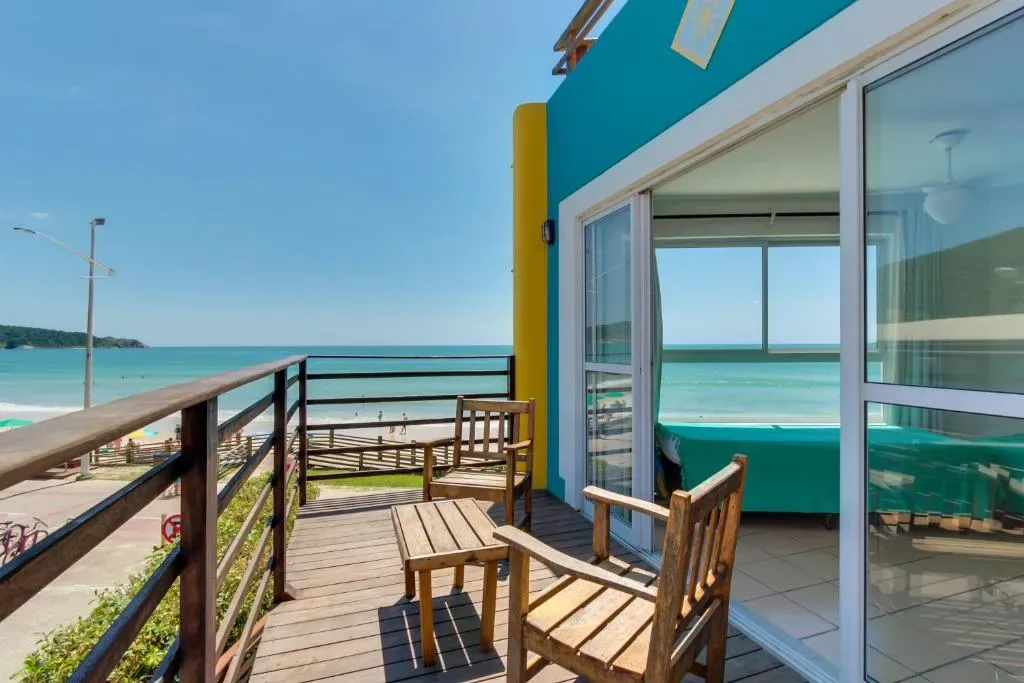 Residencial Vila do Sol, Apartamentos com pé na areia, Bombinhas, na Rua Leopoldo Zarling em Bombinhas/SC — foto 46