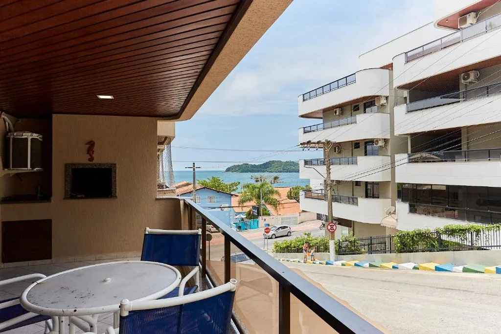 1038 Apto sobre Avenida con vista lateral para o Mar, Bombinhas, na 282 Avenida Vereador Manoel dos Santos 1 andar em Bombinhas/SC