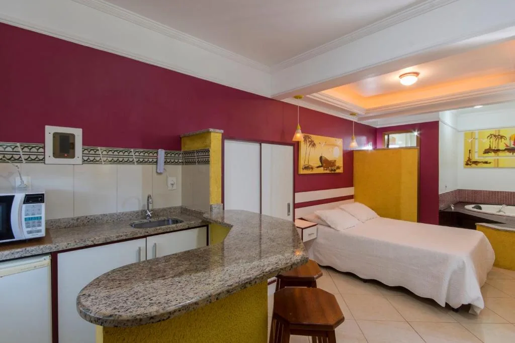 Raio do Sol Residence, Bombinhas, na AVENIDA AROEIRA DA PRAIA em Bombinhas/SC — foto 11