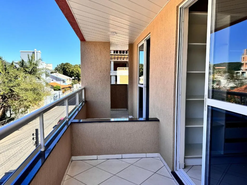 Residencial 364 - Localização privilegiada à 5min da praia, Bombinhas, na Rua Corrupião em Bombinhas/SC — foto 8
