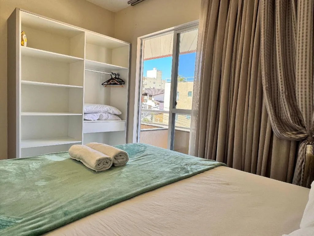Residencial 364 - Localização privilegiada à 5min da praia, Bombinhas, na Rua Corrupião em Bombinhas/SC — foto 10