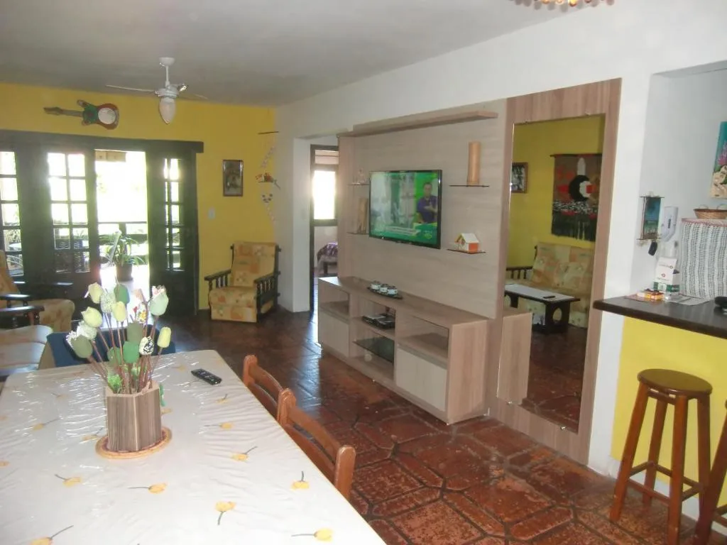 apartamento a 20 metros do mar bombinhas, Bombinhas, na av das garoupas n 44 apto 203 a em Bombinhas/SC
