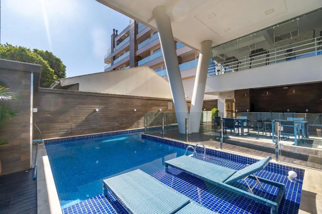 Cobertura Duplex em Condomínio com Piscina, Bombinhas, na 159 Rua Pescada Branca em Bombinhas/SC — foto 4