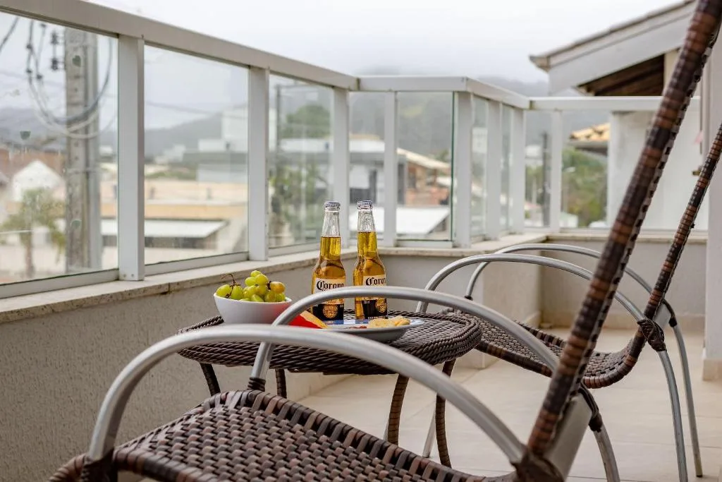 Excelente Apartamento a 240m da Praia de Bombas, Bombinhas, na 236 Rua Tié-Sangue em Bombinhas/SC — foto 2