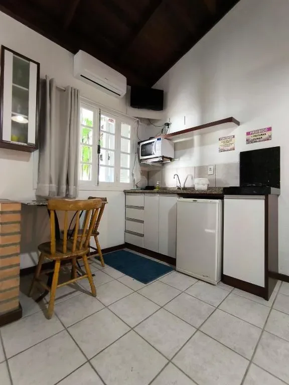 Pousadinha e Residencial Sto António - Praia de Bombas/Bombinhas-SC, Bombinhas, na Rua Beija Flôr em Bombinhas/SC — foto 19