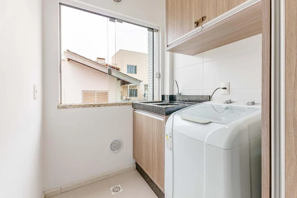 Excelente Apartamento a 240m da Praia de Bombas, Bombinhas, na 236 Rua Tié-Sangue em Bombinhas/SC — foto 10