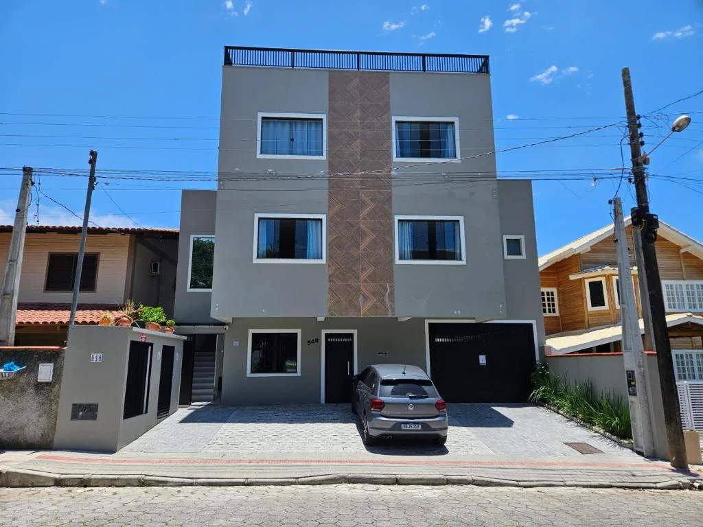 Águas de Canto Grande, Bombinhas, na 548 Rua Ipê Roxo em Bombinhas/SC