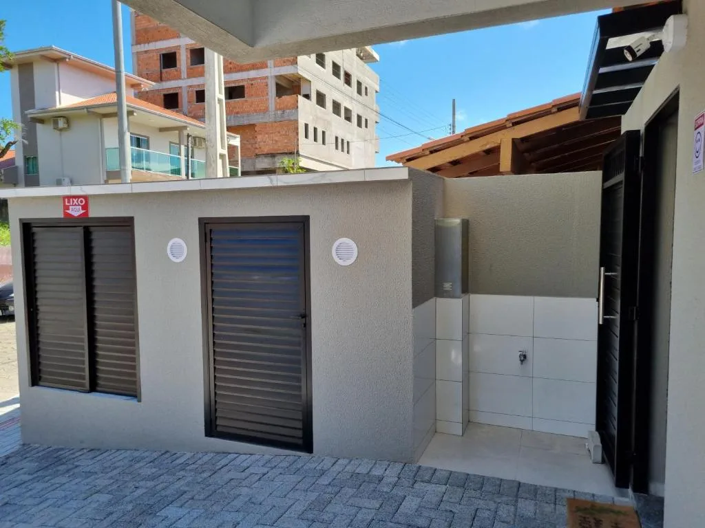 Águas de Canto Grande, Bombinhas, na 548 Rua Ipê Roxo em Bombinhas/SC — foto 6