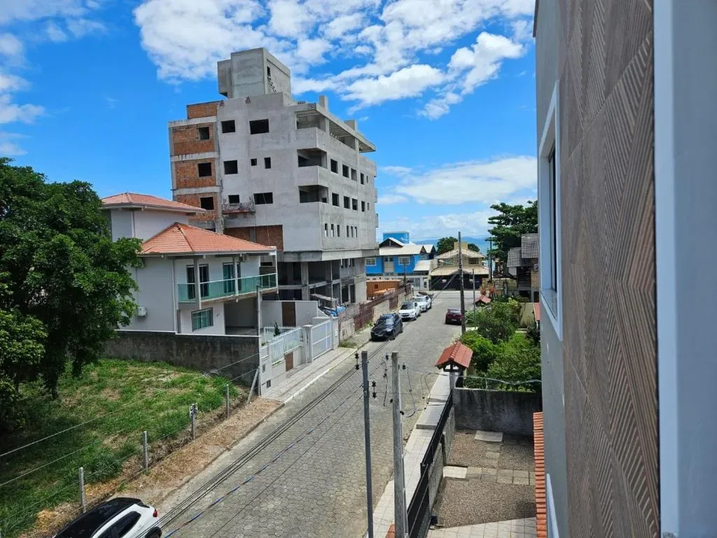 Águas de Canto Grande, Bombinhas, na 548 Rua Ipê Roxo em Bombinhas/SC — foto 22