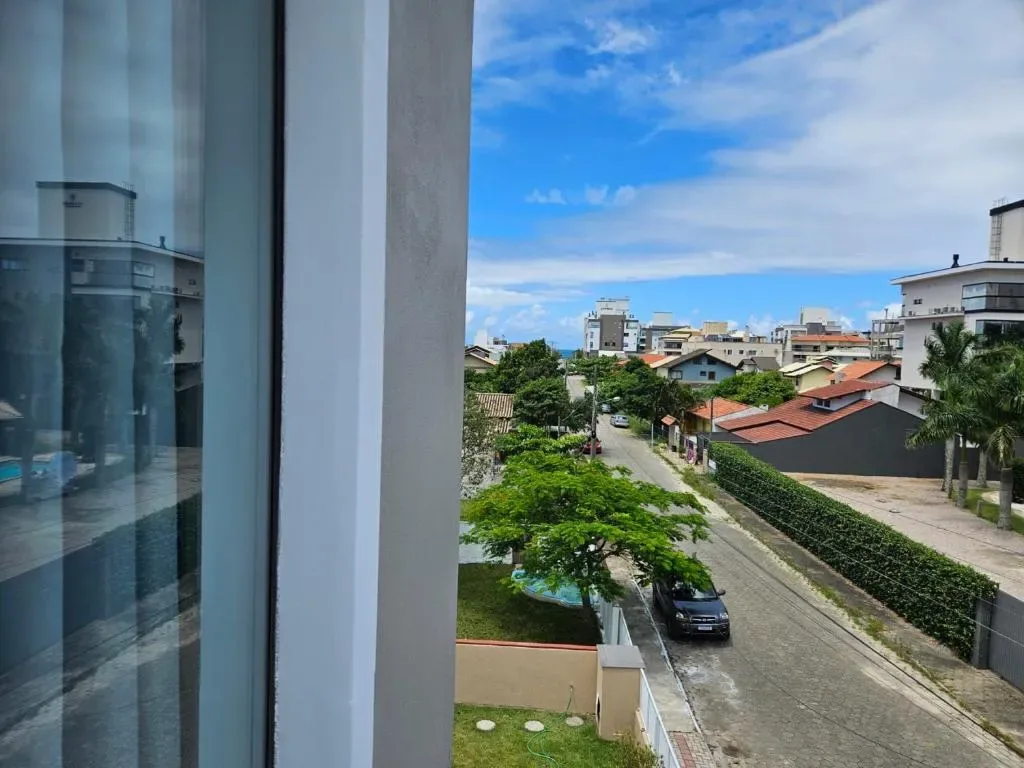 Águas de Canto Grande, Bombinhas, na 548 Rua Ipê Roxo em Bombinhas/SC — foto 35