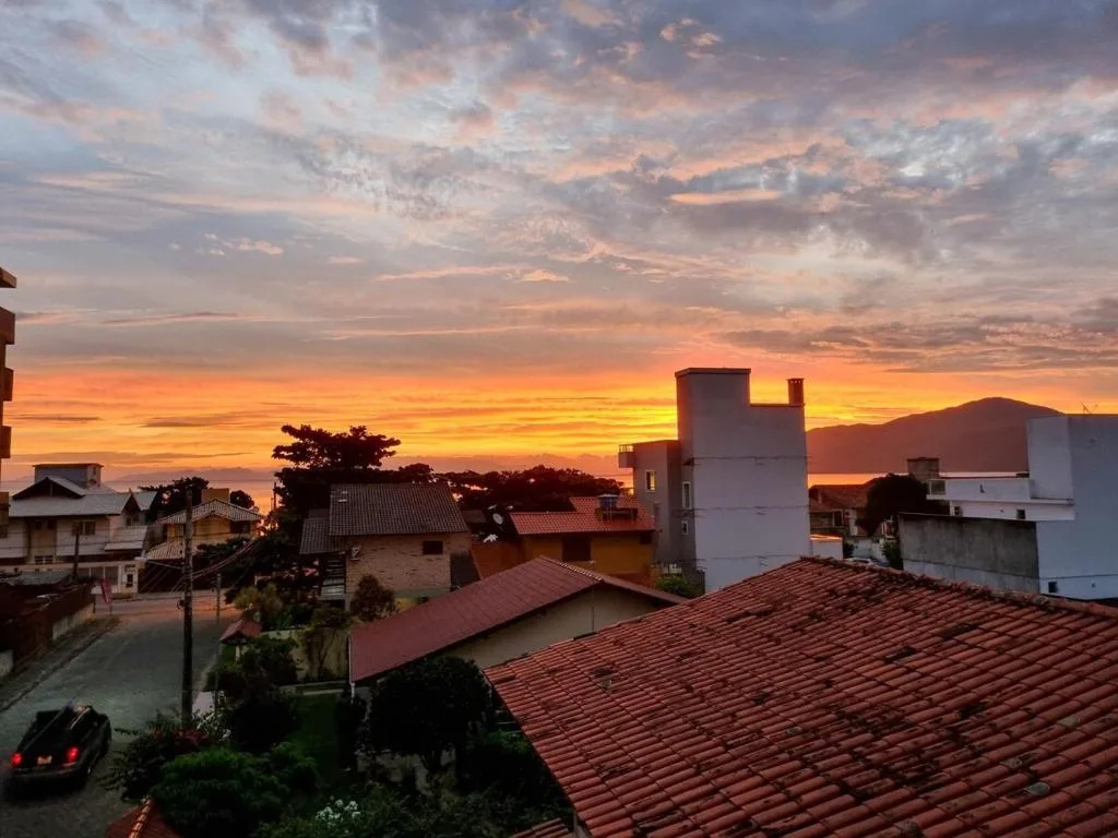 Águas de Canto Grande, Bombinhas, na 548 Rua Ipê Roxo em Bombinhas/SC — foto 47