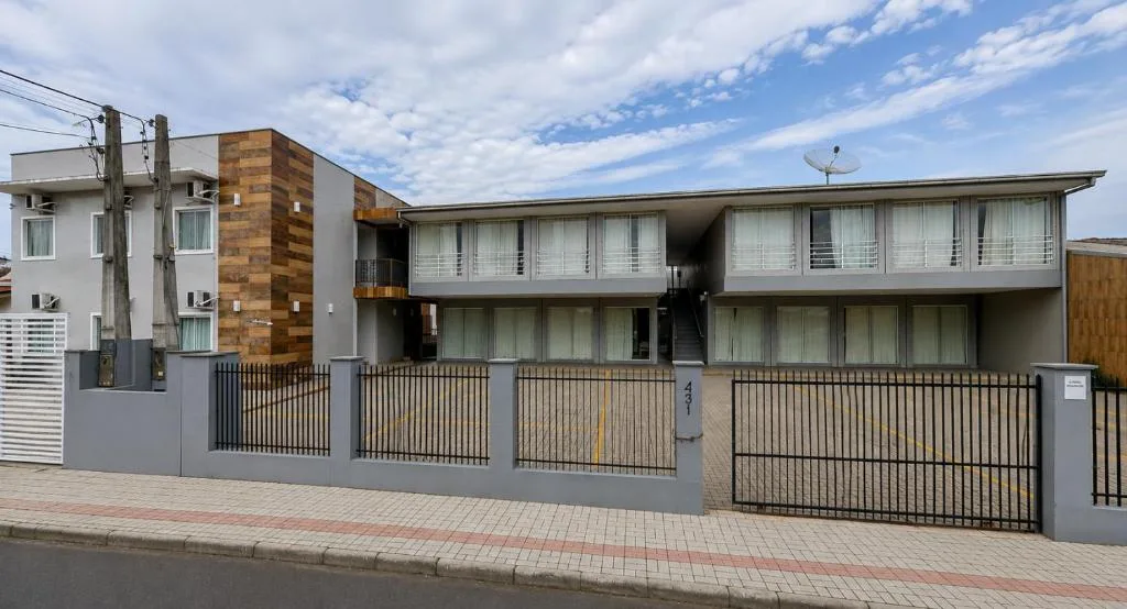 Perto da Meia Praia e do Píer com Cozinha Garagem Ar Wi-Fi e Enxoval - CASA OLINDA, Porto Belo, na RUA OLINDA PEIXOTO em Porto Belo/SC