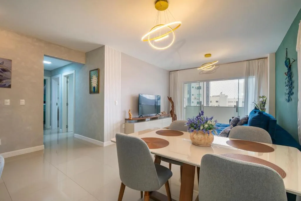 Encantador Apartamento 100m da Praia com vista mar, Porto Belo, na Rua Rubens Alves, 189 - apto em Porto Belo/SC