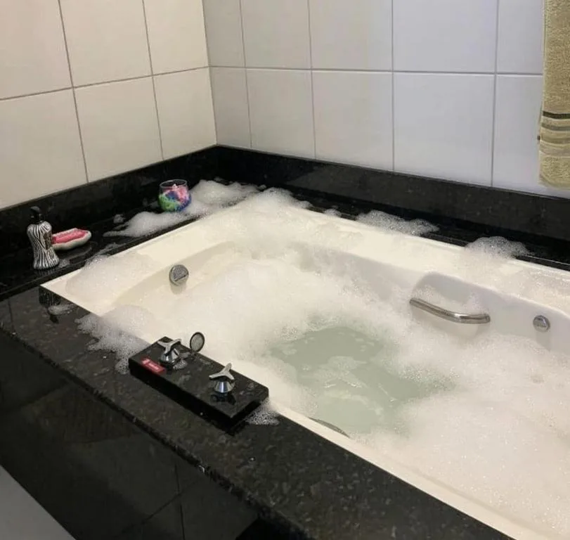 Casa inteira 3 quartos 6 pessoas com piscina de água salgada e hidromassagem em Porto Belo á 8 min do mar, Porto Belo, na R. Cap. Gualberto Leal Nunes em Porto Belo/SC — foto 10