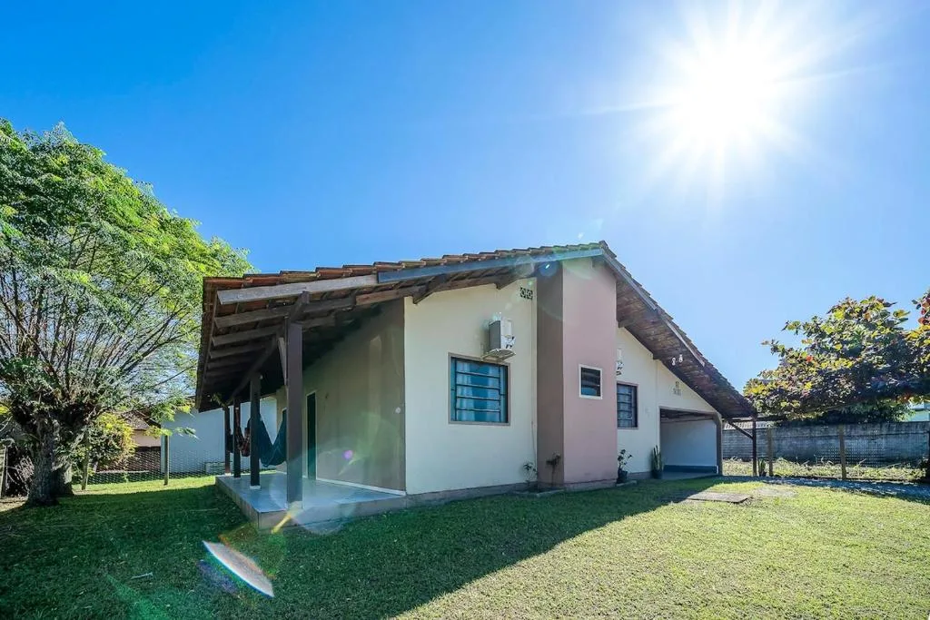 Casa completa para Familia e amigos com enxoval e varanda com churrasqueira e cozinha externa para ate 8 pessoas, Porto Belo, na Rua Maurilio Manoel da Silva, 184 casa em Porto Belo/SC