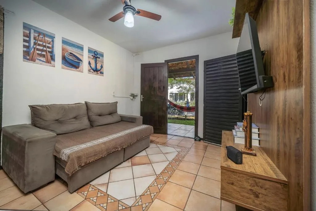 Casa completa para Familia e amigos com enxoval e varanda com churrasqueira e cozinha externa para ate 8 pessoas, Porto Belo, na Rua Maurilio Manoel da Silva, 184 casa em Porto Belo/SC — foto 4