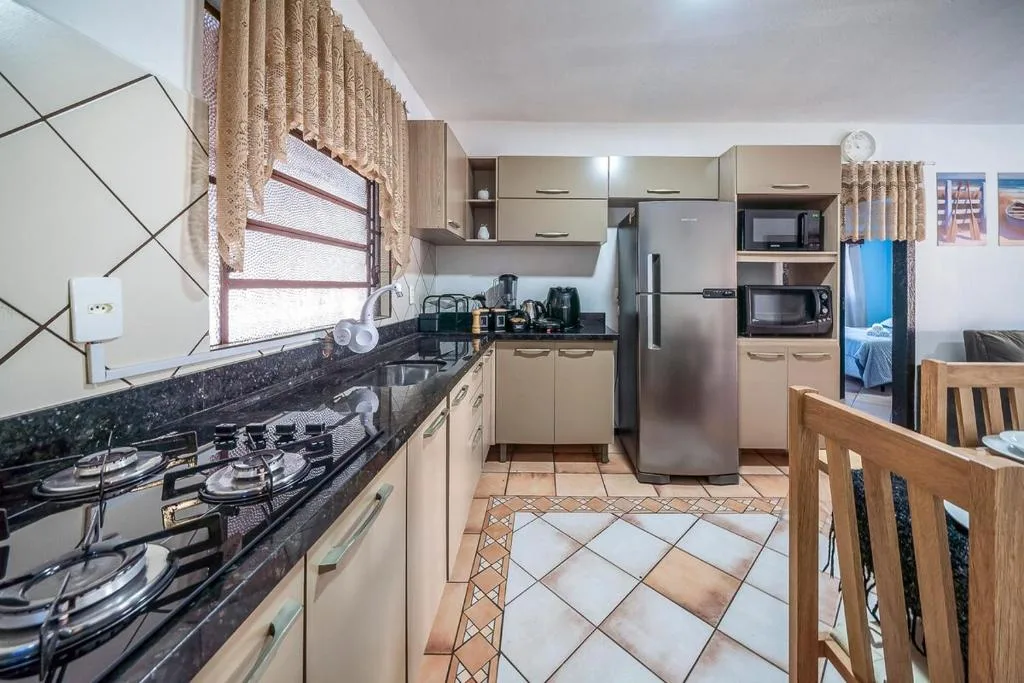 Casa completa para Familia e amigos com enxoval e varanda com churrasqueira e cozinha externa para ate 8 pessoas, Porto Belo, na Rua Maurilio Manoel da Silva, 184 casa em Porto Belo/SC — foto 16