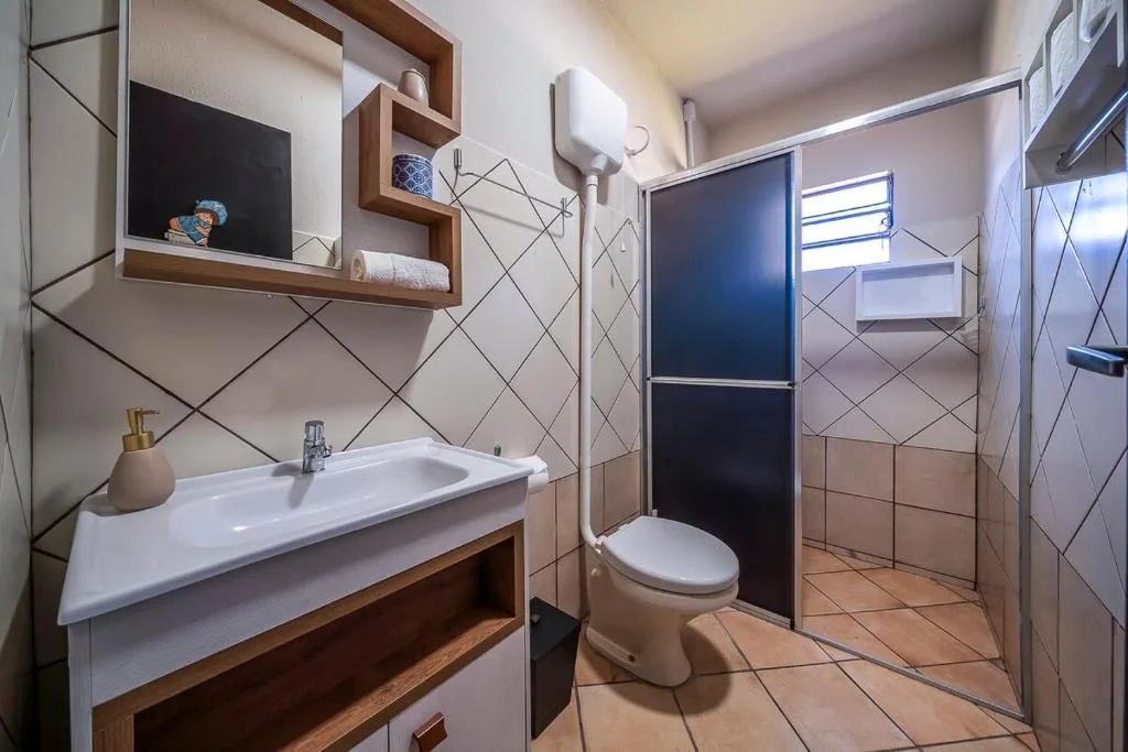 Casa completa para Familia e amigos com enxoval e varanda com churrasqueira e cozinha externa para ate 8 pessoas, Porto Belo, na Rua Maurilio Manoel da Silva, 184 casa em Porto Belo/SC — foto 26