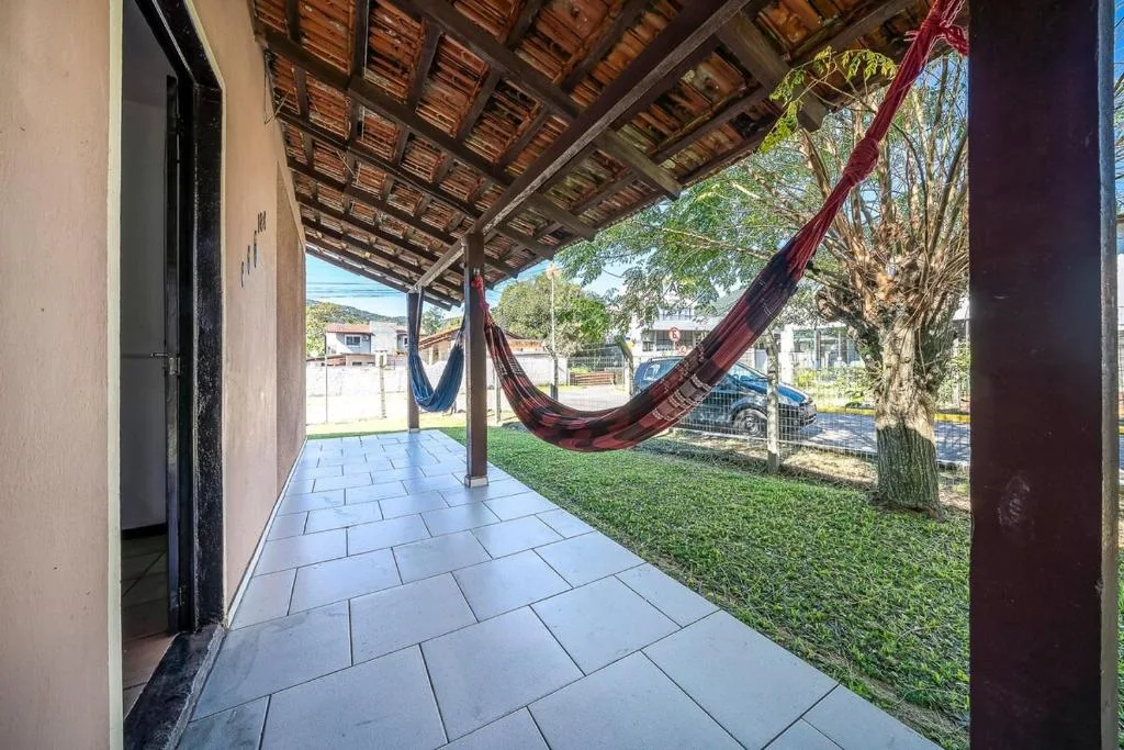Casa completa para Familia e amigos com enxoval e varanda com churrasqueira e cozinha externa para ate 8 pessoas, Porto Belo, na Rua Maurilio Manoel da Silva, 184 casa em Porto Belo/SC — foto 27