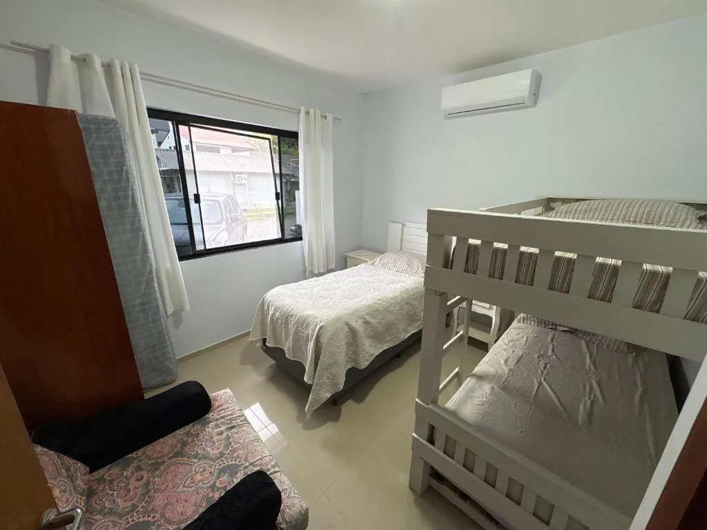 Casa na Enseada Encantada, Porto Belo, na Servidão Tomazia Pletinck em Porto Belo/SC — foto 2