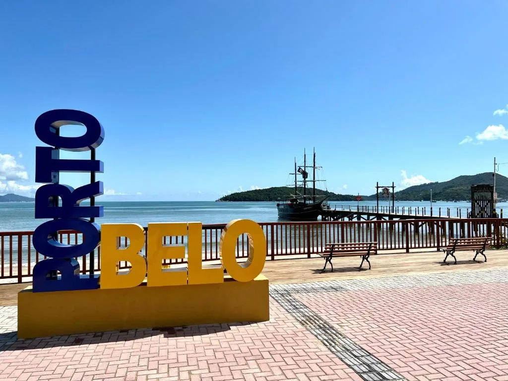 Apto Loft Novo - Porto Belo - 5 min a pé da praia, Porto Belo, na 629 Avenida Governador Celso Ramos em Porto Belo/SC — foto 13