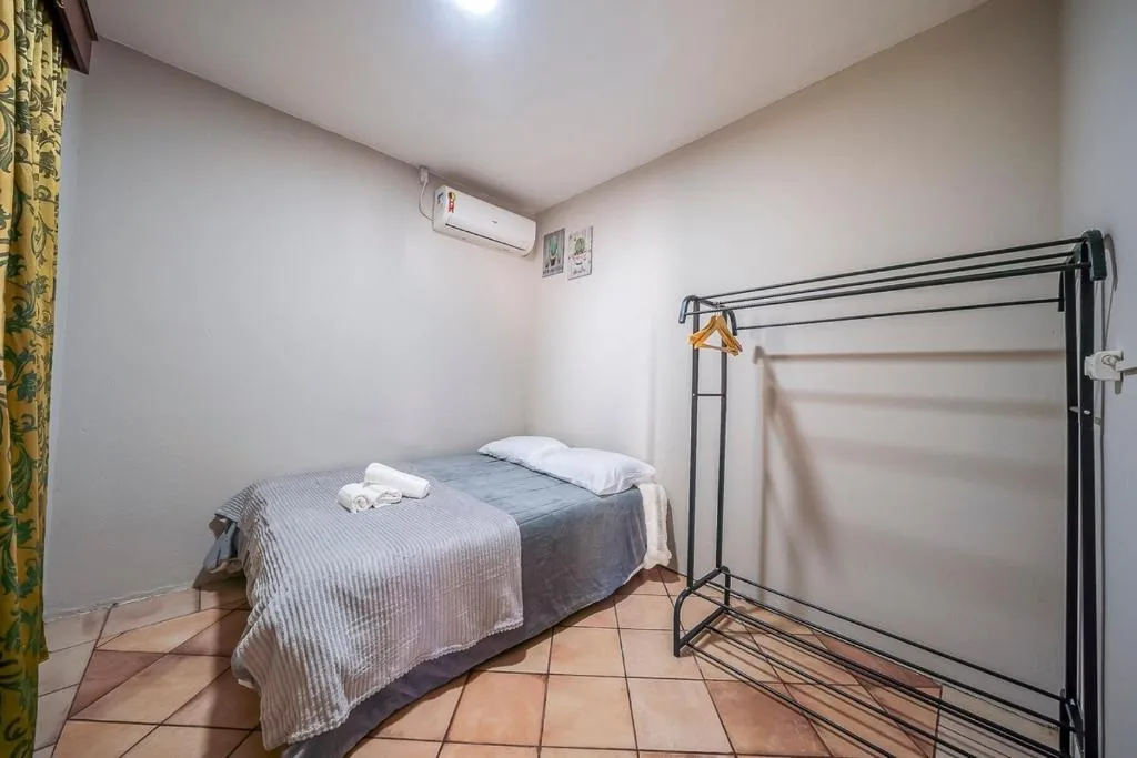 Casa completa para Familia e amigos com enxoval e varanda com churrasqueira e cozinha externa para ate 8 pessoas, Porto Belo, na Rua Maurilio Manoel da Silva, 184 casa em Porto Belo/SC — foto 39