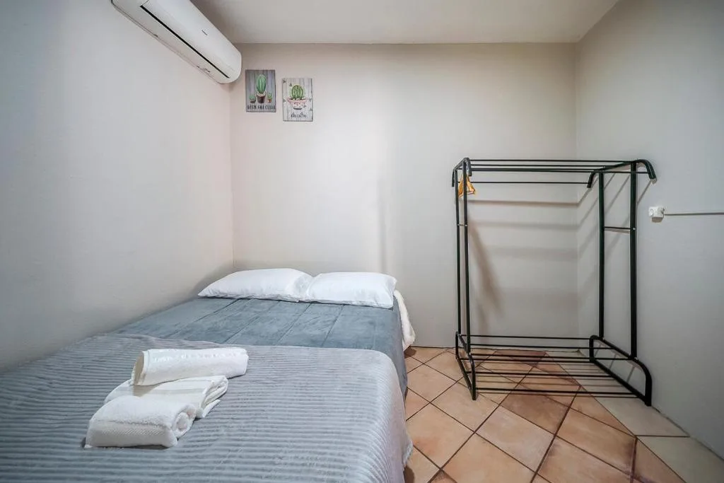 Casa completa para Familia e amigos com enxoval e varanda com churrasqueira e cozinha externa para ate 8 pessoas, Porto Belo, na Rua Maurilio Manoel da Silva, 184 casa em Porto Belo/SC — foto 40