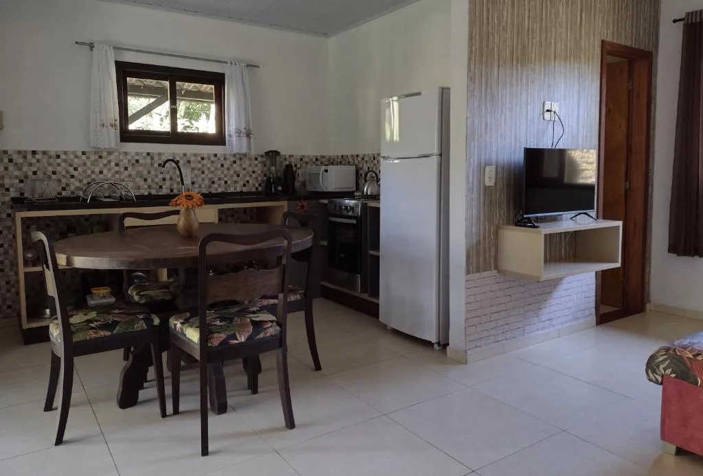 Casa em meio a natureza e próxima à praia, Porto Belo, na Avenida Governador Celso Ramos, Centro. em Porto Belo/SC — foto 4