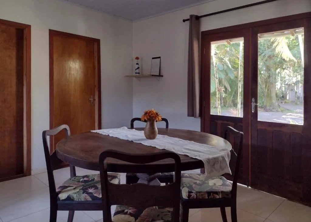 Casa em meio a natureza e próxima à praia, Porto Belo, na Avenida Governador Celso Ramos, Centro. em Porto Belo/SC — foto 9