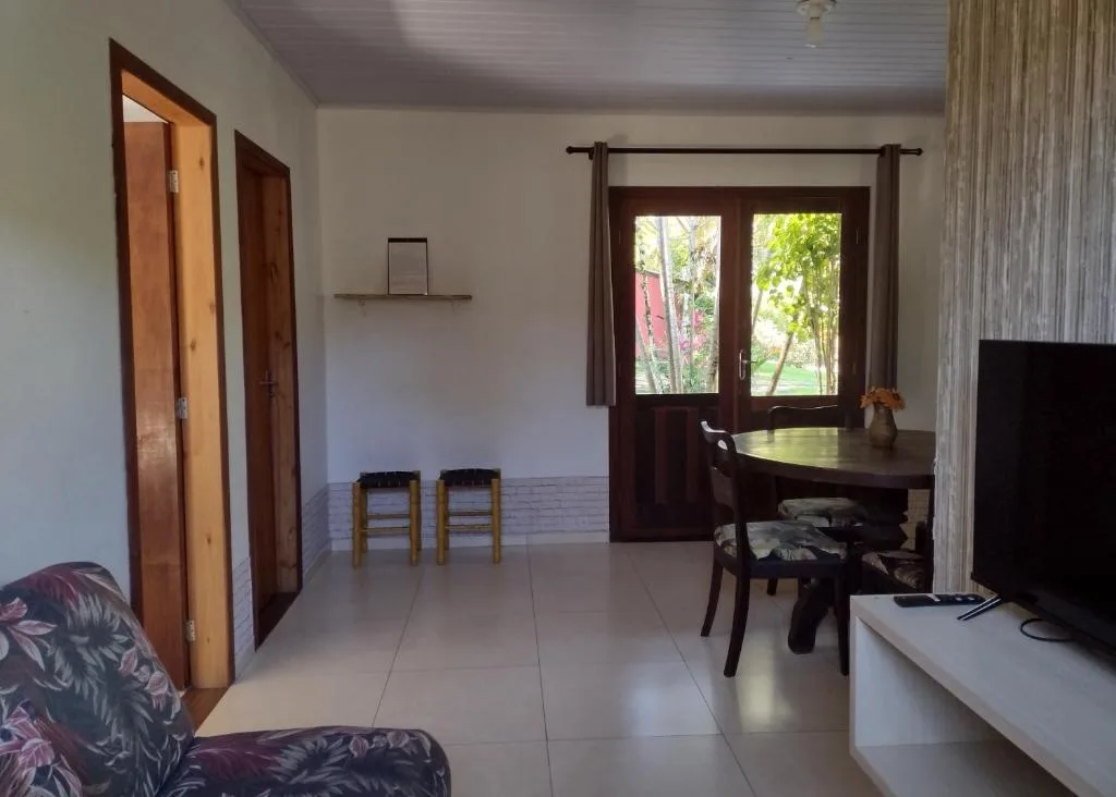 Casa em meio a natureza e próxima à praia, Porto Belo, na Avenida Governador Celso Ramos, Centro. em Porto Belo/SC — foto 10
