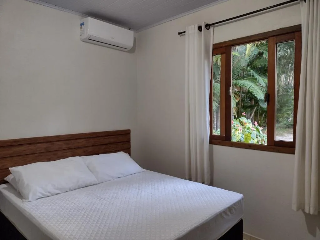 Casa em meio a natureza e próxima à praia, Porto Belo, na Avenida Governador Celso Ramos, Centro. em Porto Belo/SC — foto 14