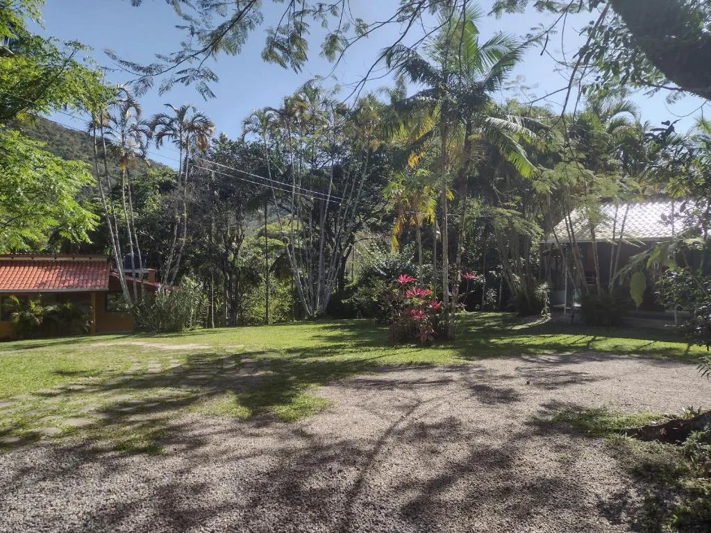 Casa em meio a natureza e próxima à praia, Porto Belo, na Avenida Governador Celso Ramos, Centro. em Porto Belo/SC — foto 32